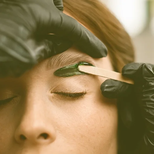 Epilation cire sourcil