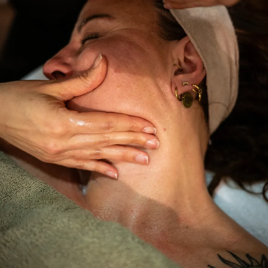 Massage facialiste