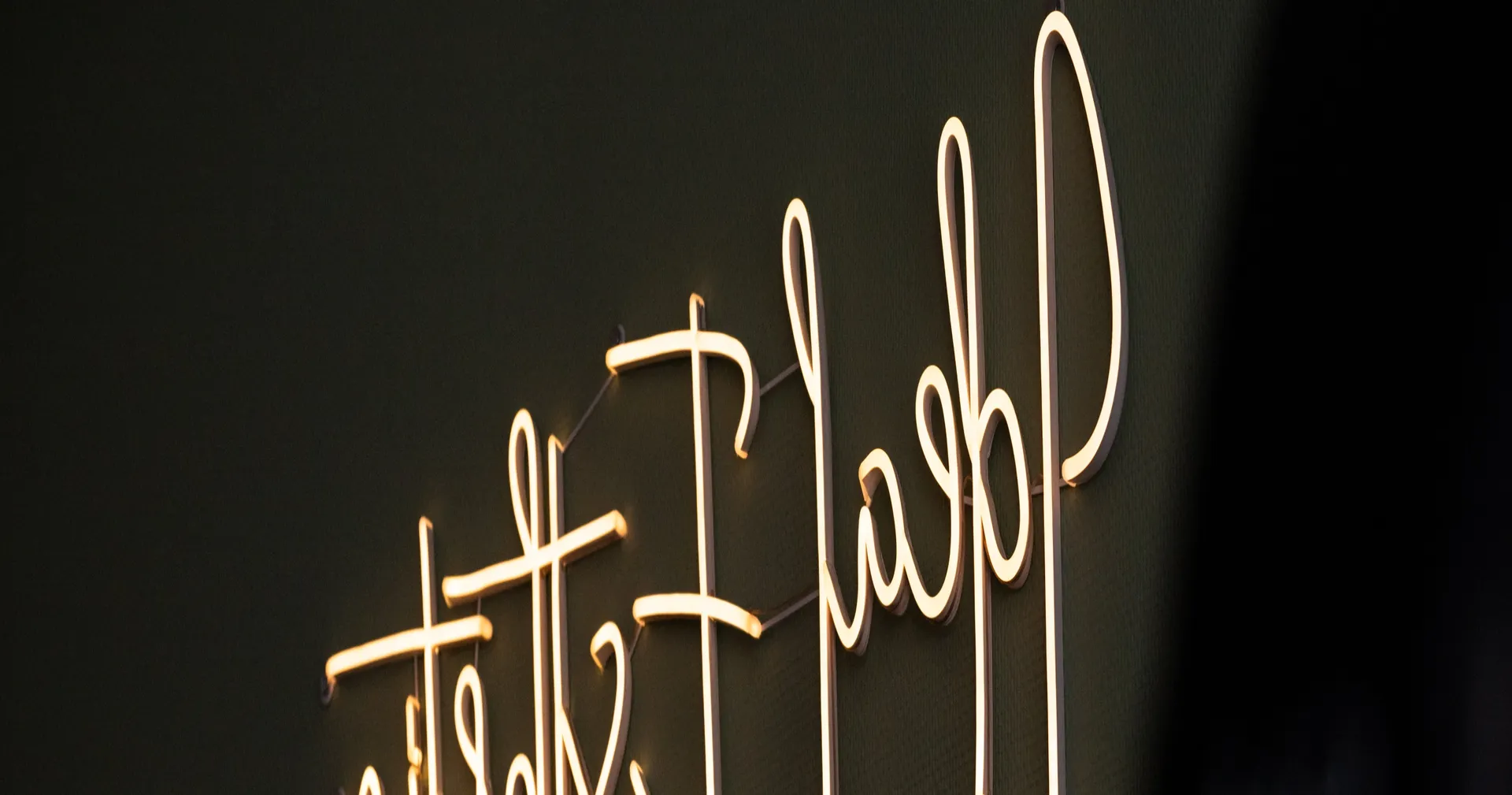 Idal Esthétic néon